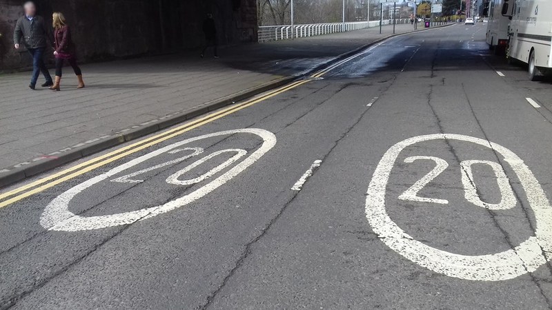 20mph roundel marking on a Glasgow road